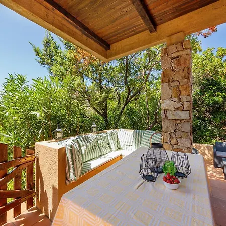 Ambra White Li Valcaggi