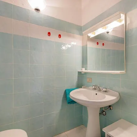 Ambra White Li Valcaggi